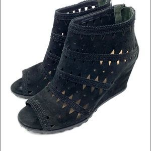 Via Spiga Latanya wedge sandal peep toe perforated